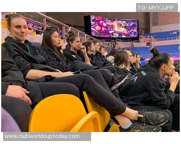 恒大与伊萨精彩对决直播全程回顾与赛后分析